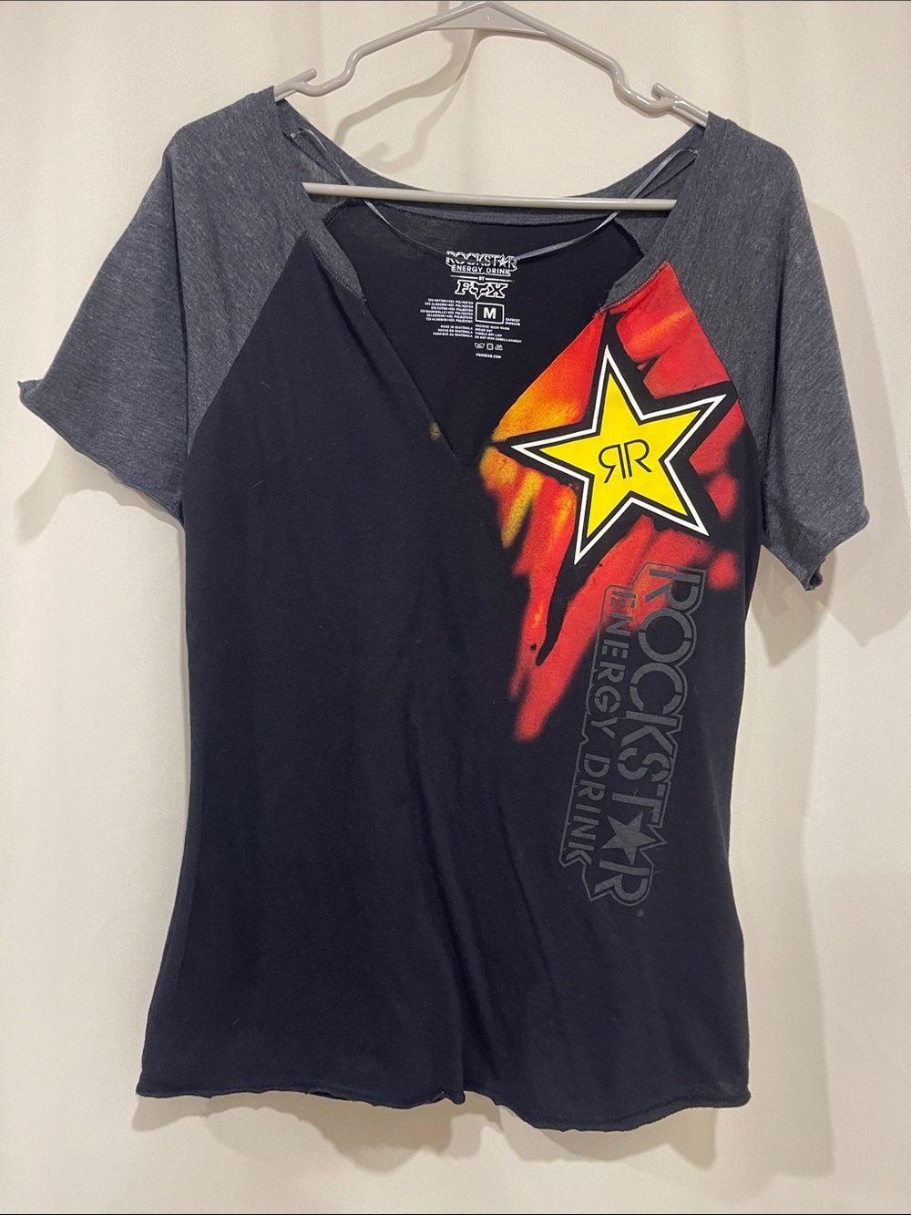 Fox Two-Tone Black and Gray Short Sleeve Tee with Yellow Star Graphic